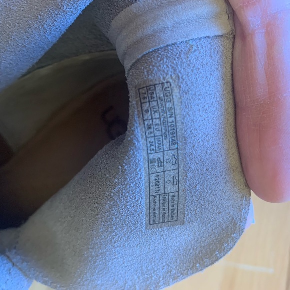UGG taupe leather booties size 7.5 - Picture 10 of 12